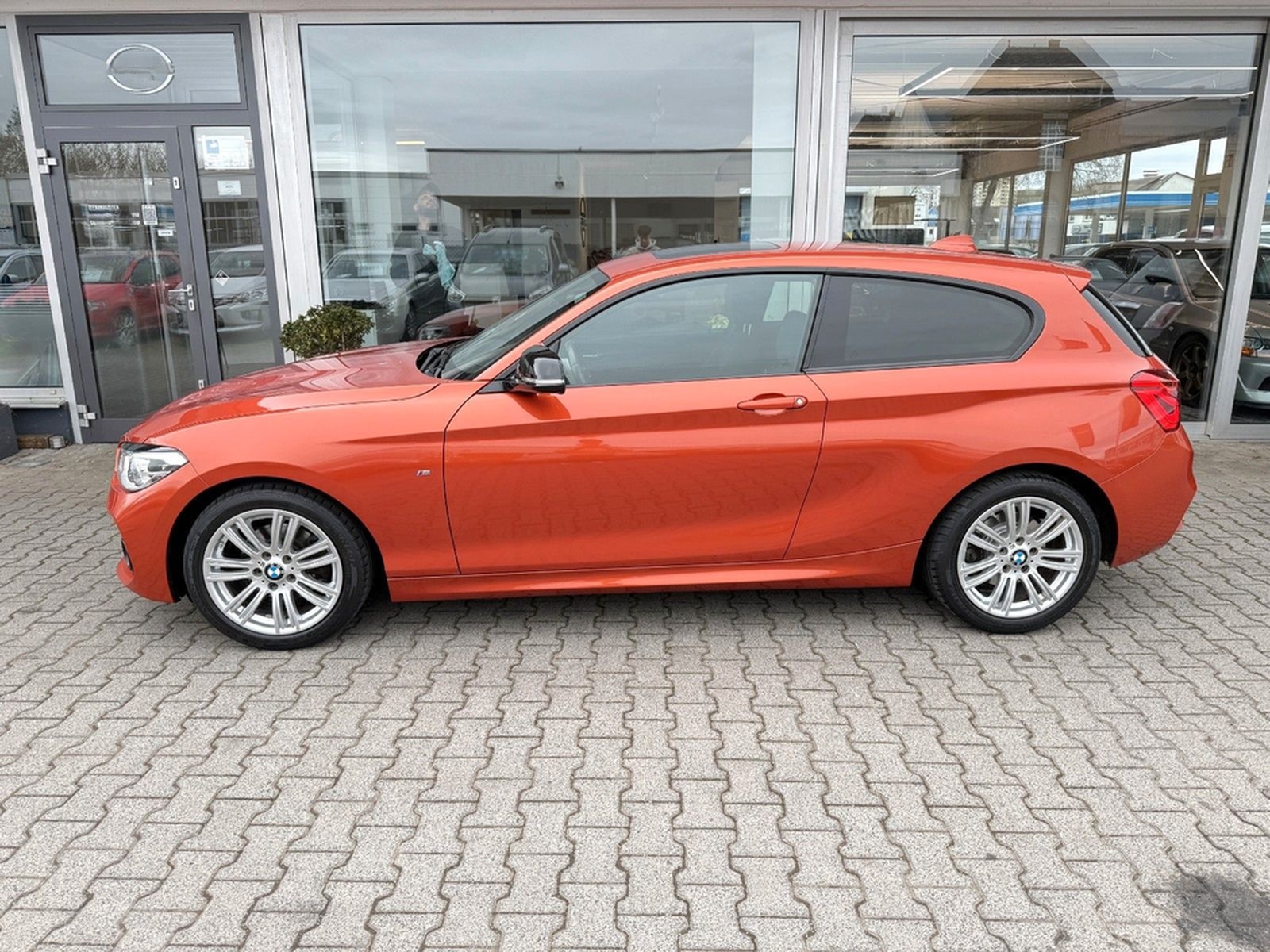 BMW 120 i Lim M Sport *1. HAND*PANO*SITZH*LED*SCHECK foto 2