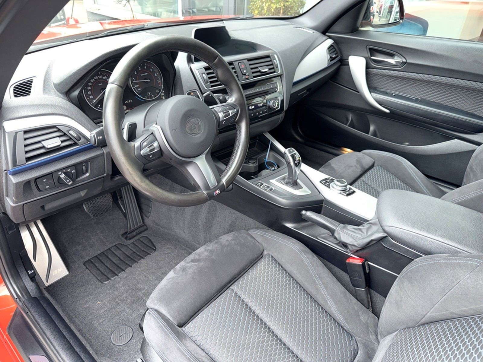 BMW 120 i Lim M Sport *1. HAND*PANO*SITZH*LED*SCHECK foto 27