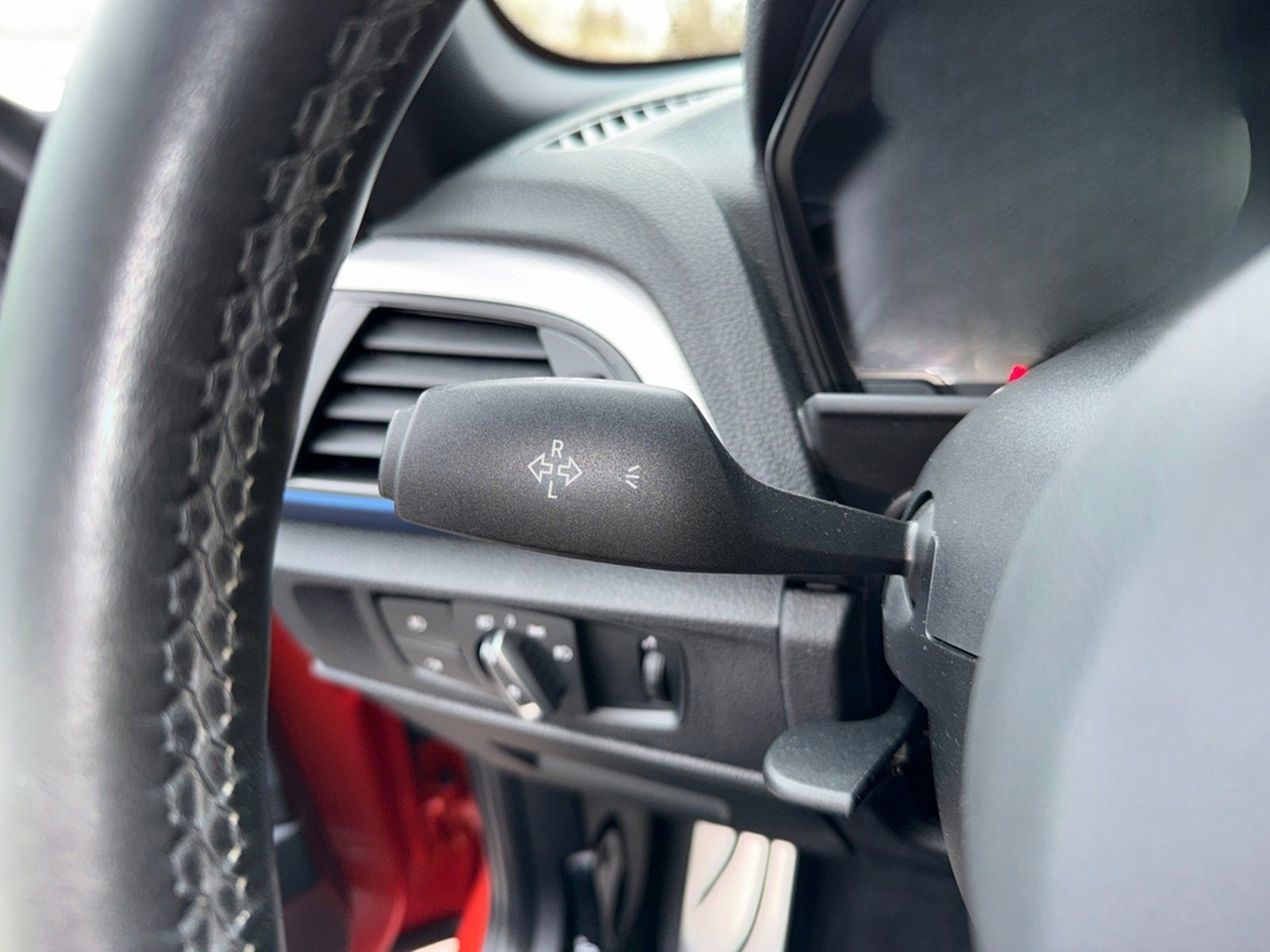 BMW 120 i Lim M Sport *1. HAND*PANO*SITZH*LED*SCHECK foto 33