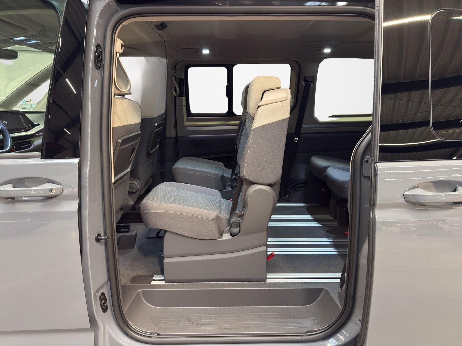 Volkswagen T7 Multivan Life RFK SHZ ACC STHZ EzOp Keyless foto 11