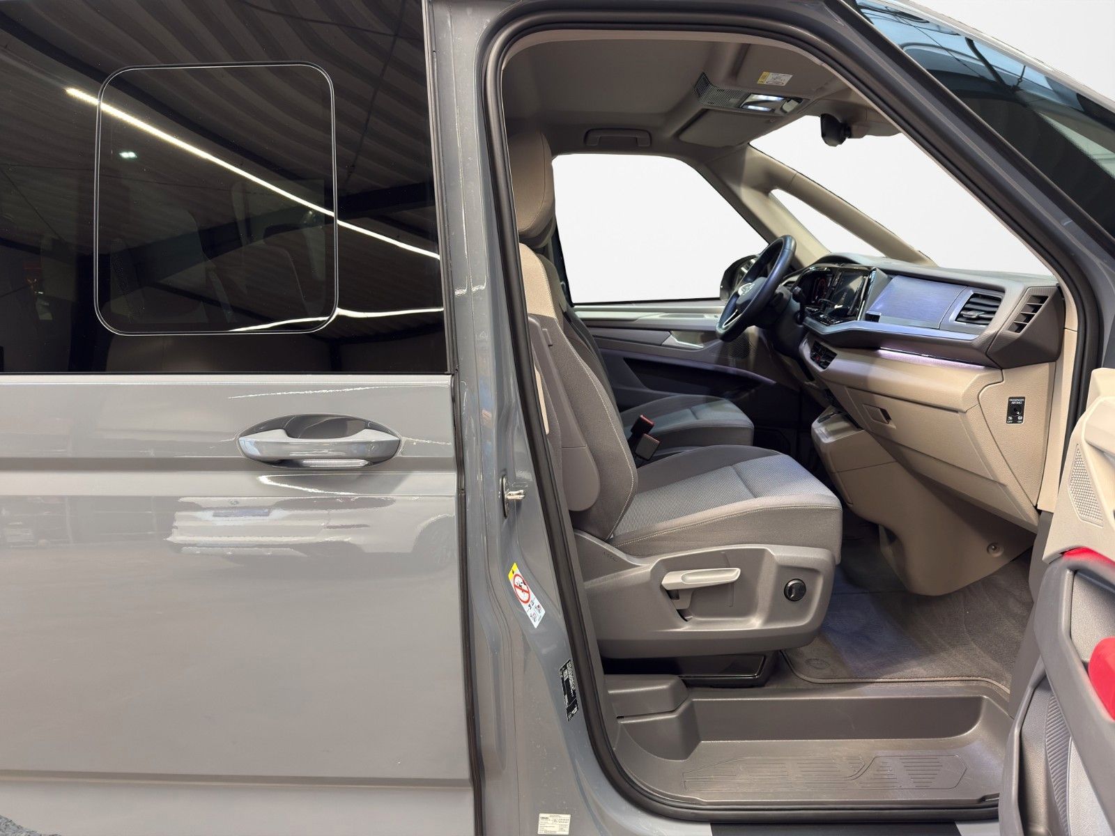 Volkswagen T7 Multivan Life RFK SHZ ACC STHZ EzOp Keyless foto 10