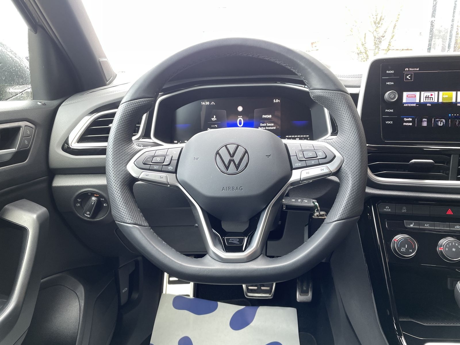 Volkswagen T-Roc 1.5 TSI DSG R-Line*ACC*AppLink*Sitzhzg* foto 11