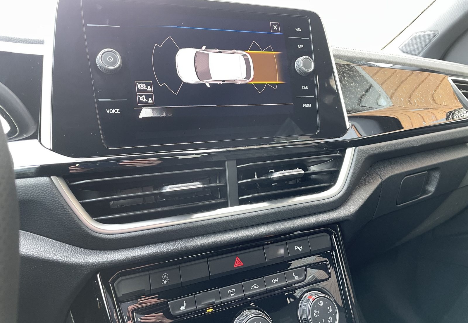 Volkswagen T-Roc 1.5 TSI DSG R-Line*ACC*AppLink*Sitzhzg* foto 18
