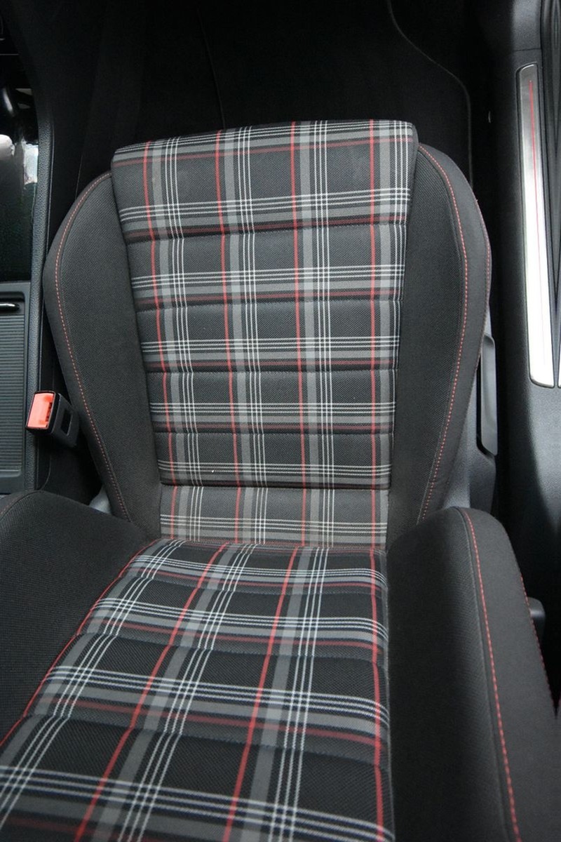 Volkswagen Golf VII Lim. GTI 275 PS LED Navi ACC DAB+ RFK foto 15