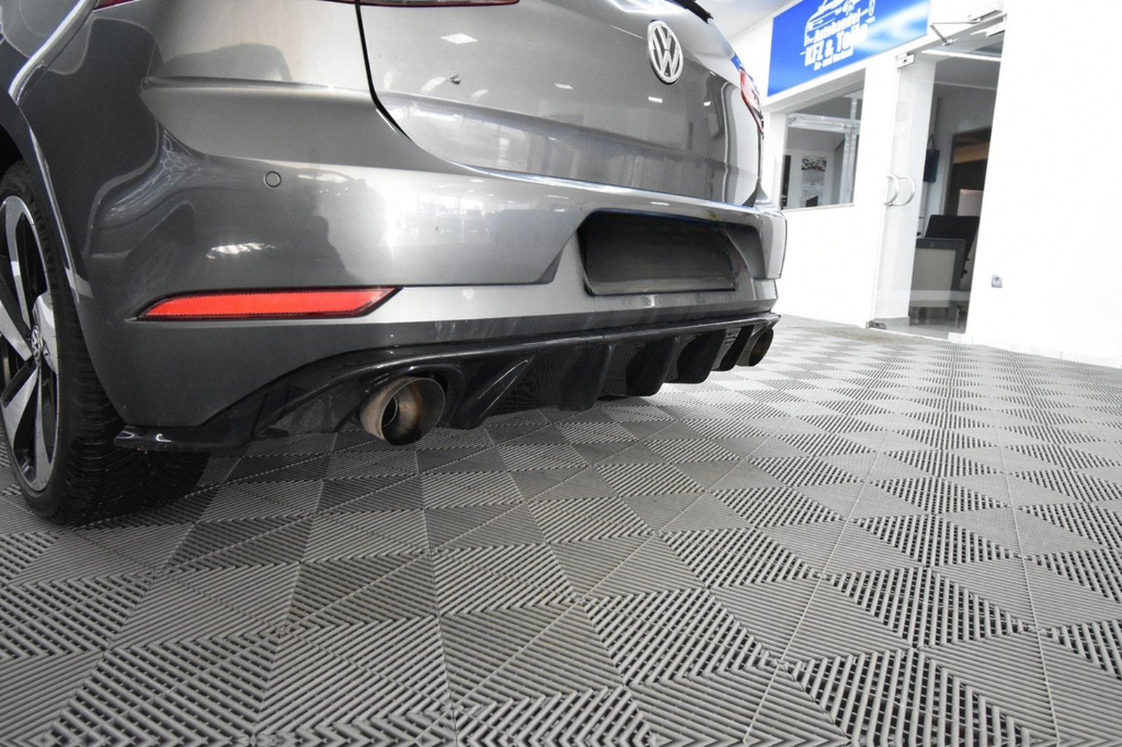 Volkswagen Golf VII Lim. GTI 275 PS LED Navi ACC DAB+ RFK foto 18