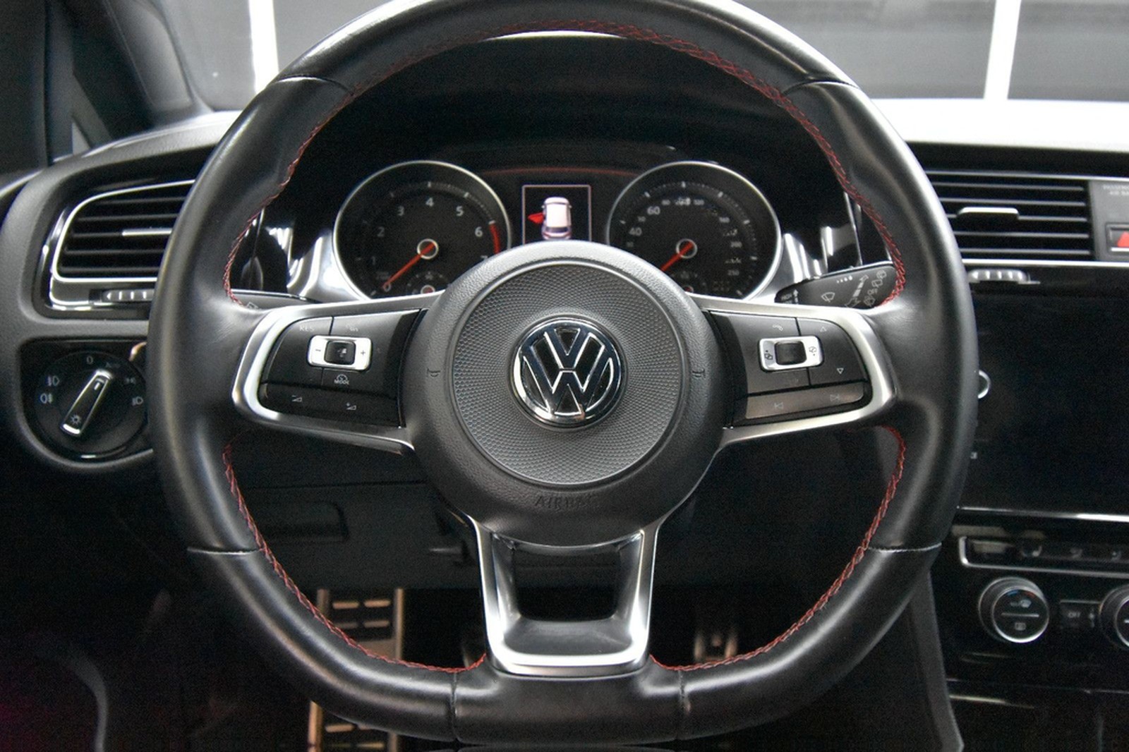 Volkswagen Golf VII Lim. GTI 275 PS LED Navi ACC DAB+ RFK foto 21