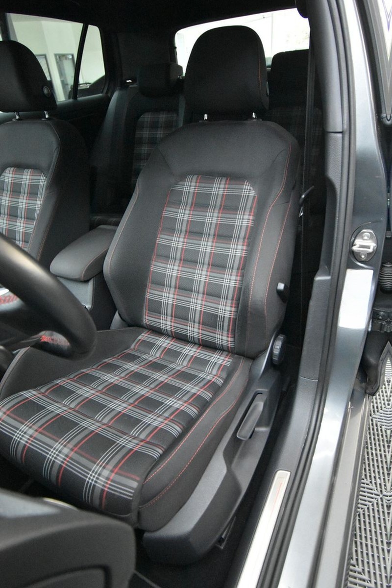 Volkswagen Golf VII Lim. GTI 275 PS LED Navi ACC DAB+ RFK foto 25