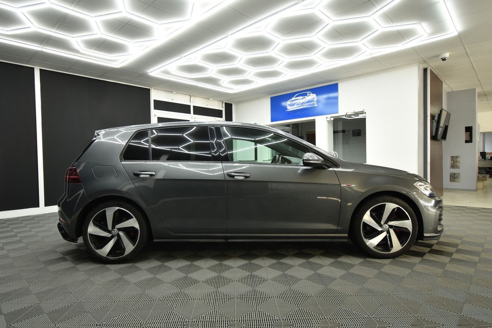 Volkswagen Golf VII Lim. GTI 275 PS LED Navi ACC DAB+ RFK foto 4
