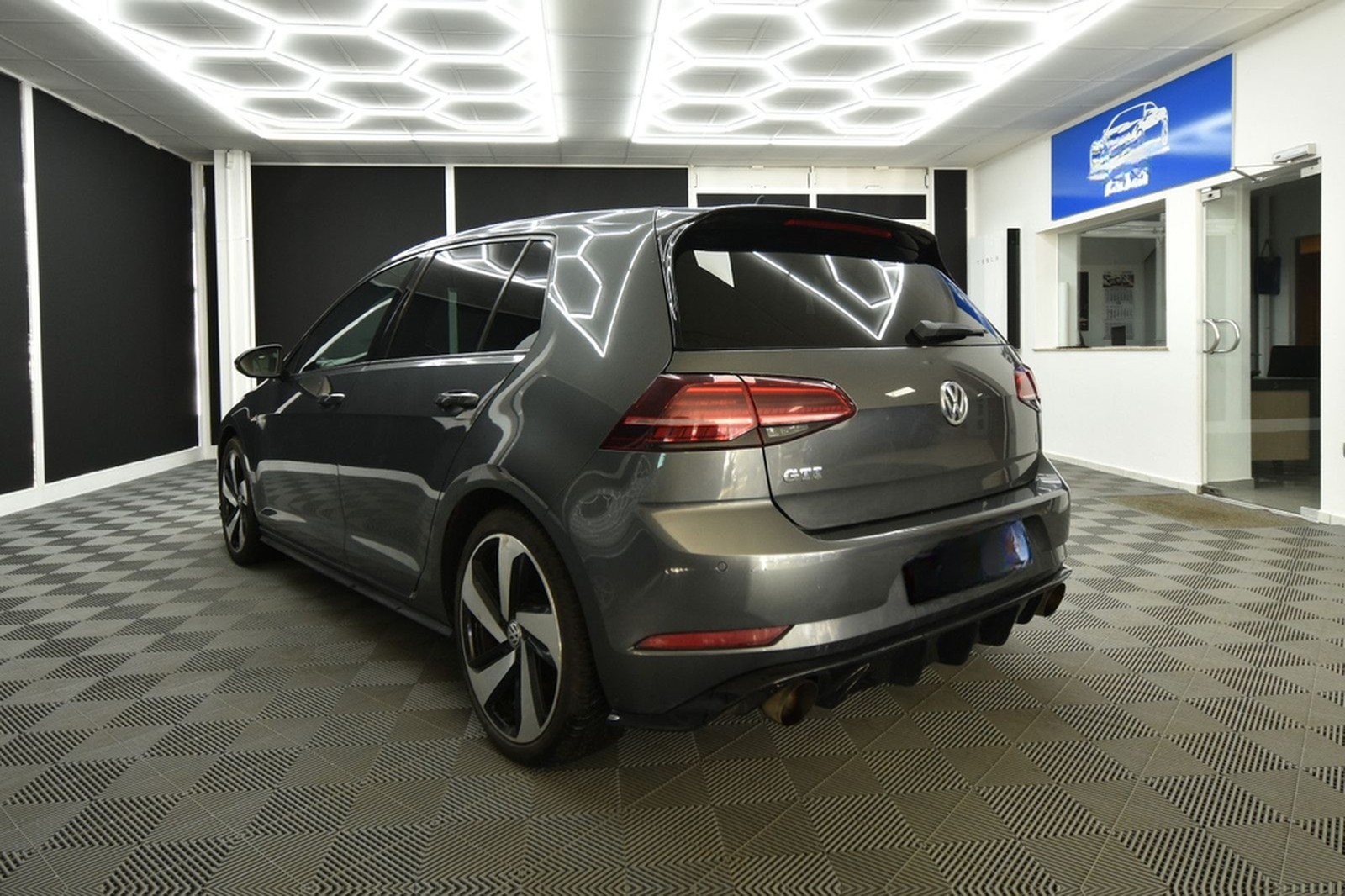 Volkswagen Golf VII Lim. GTI 275 PS LED Navi ACC DAB+ RFK foto 6