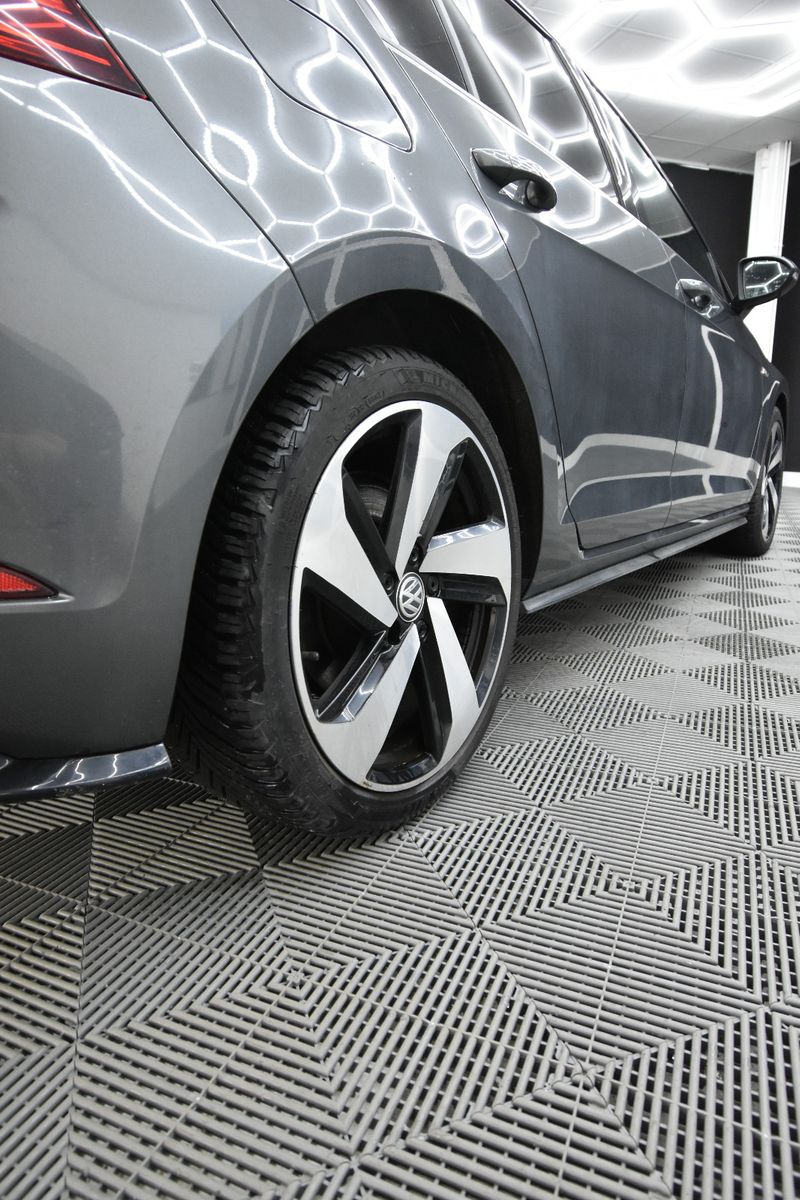 Volkswagen Golf VII Lim. GTI 275 PS LED Navi ACC DAB+ RFK foto 9