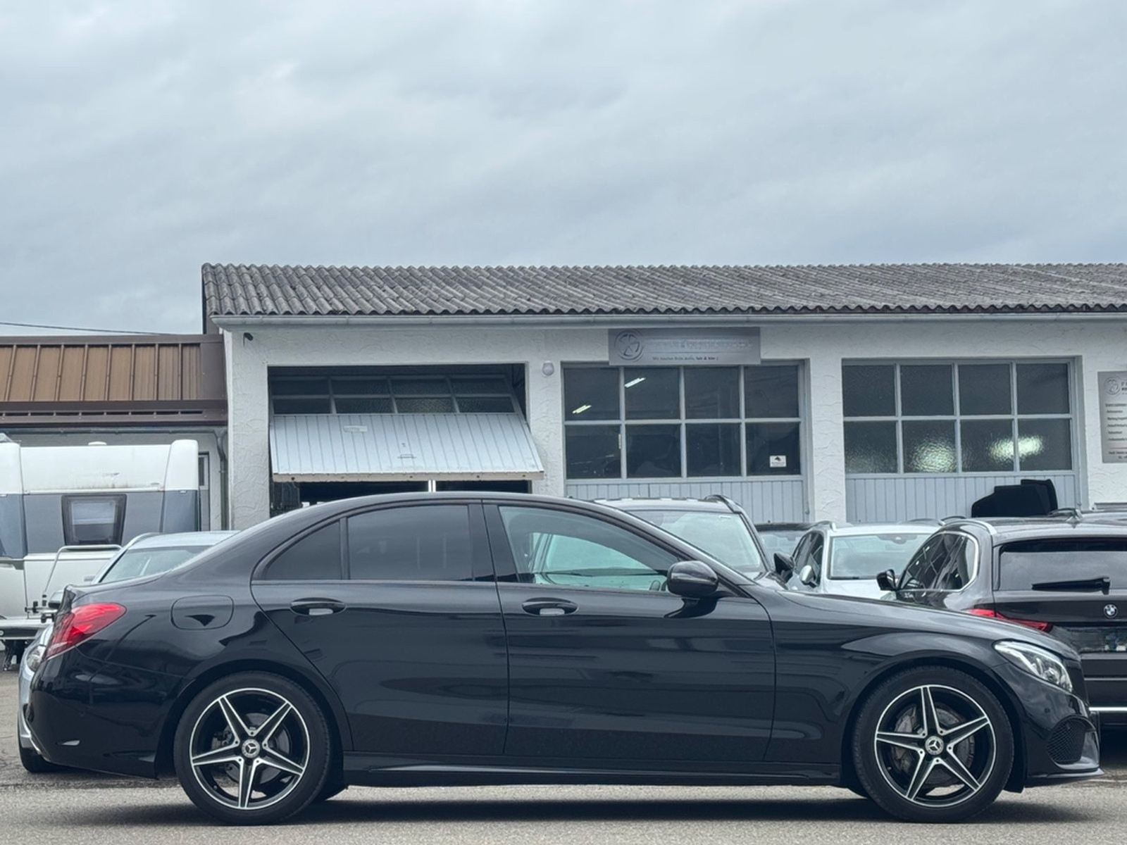Mercedes-Benz C 180 Lim CGI**AMG LINE** foto 2
