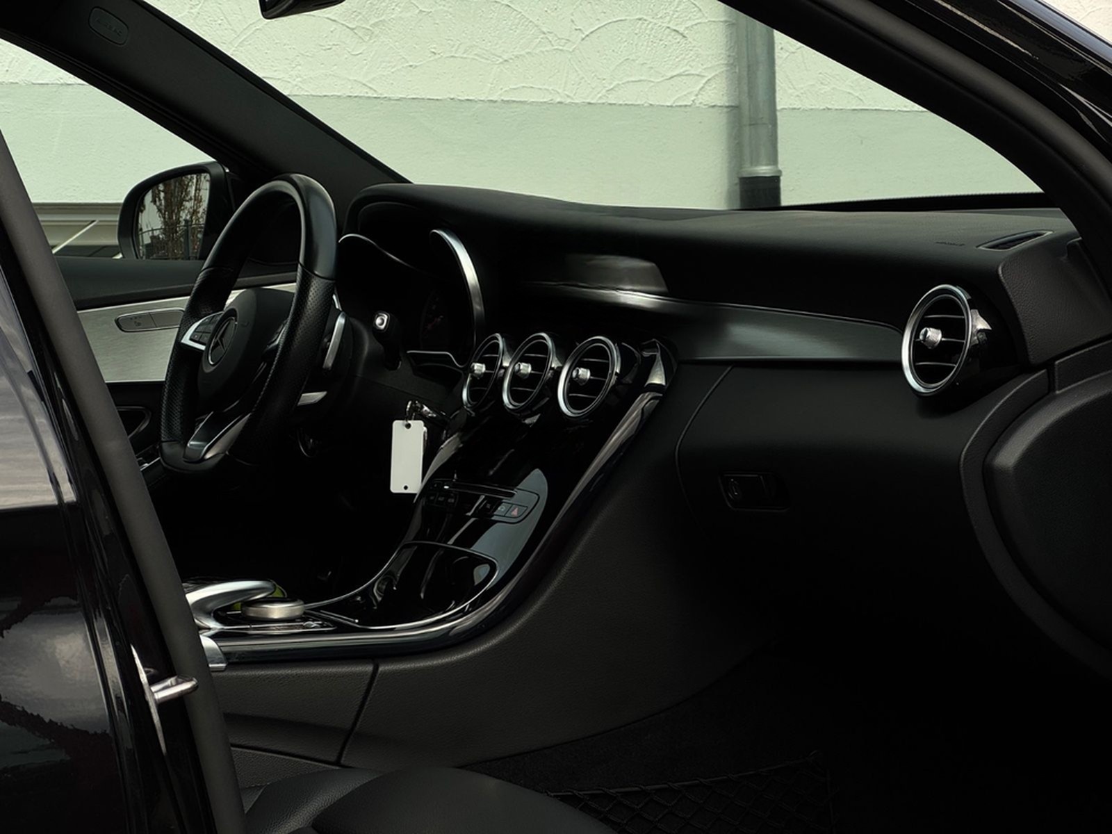 Mercedes-Benz C 180 Lim CGI**AMG LINE** foto 11
