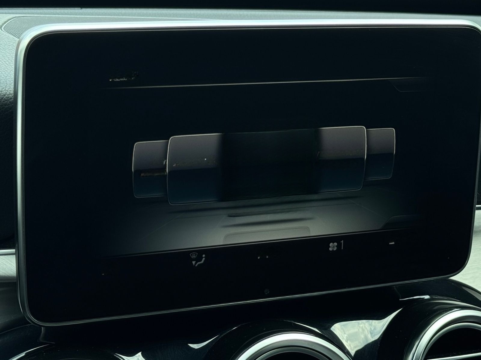 Mercedes-Benz C 180 Lim CGI**AMG LINE** foto 23