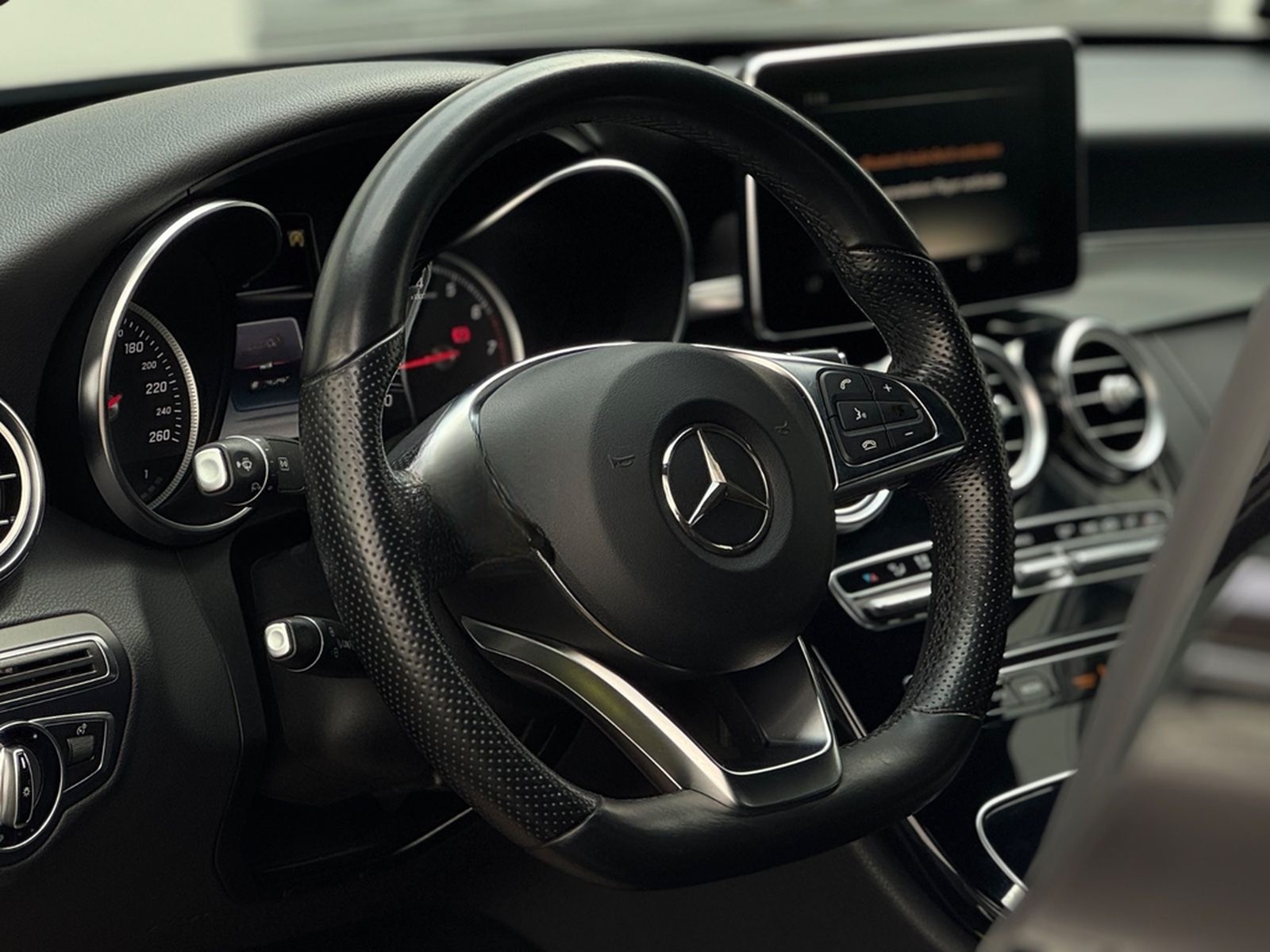 Mercedes-Benz C 180 Lim CGI**AMG LINE** foto 9