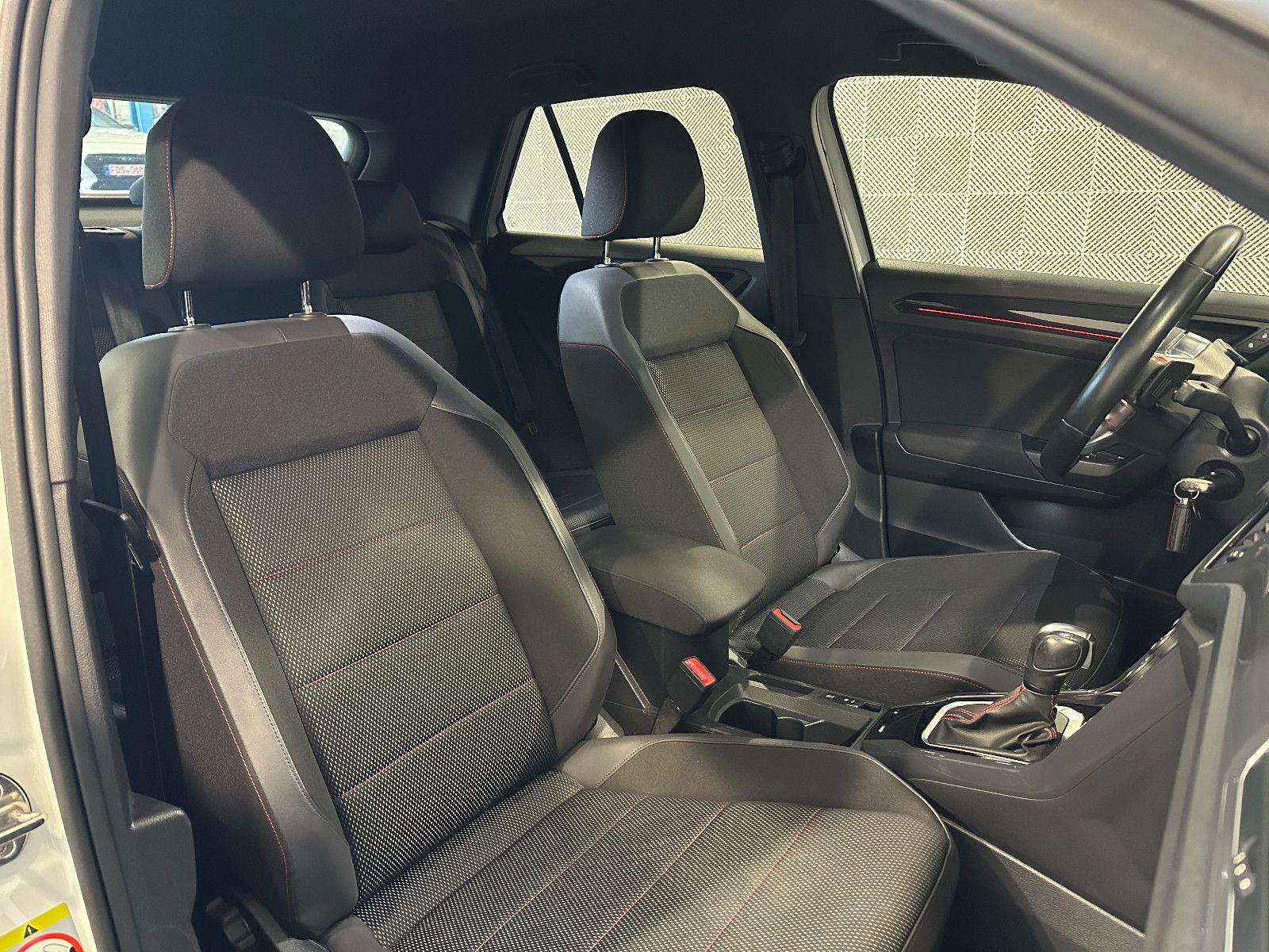 Volkswagen T-Roc 1.5 TSI Sport*R LINE*LED-R.KAM-SPUR-SP.FW foto 18