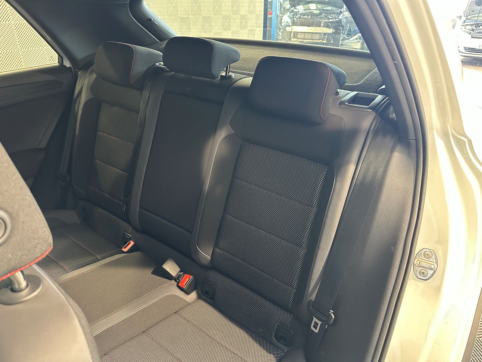 Volkswagen T-Roc 1.5 TSI Sport*R LINE*LED-R.KAM-SPUR-SP.FW foto 23