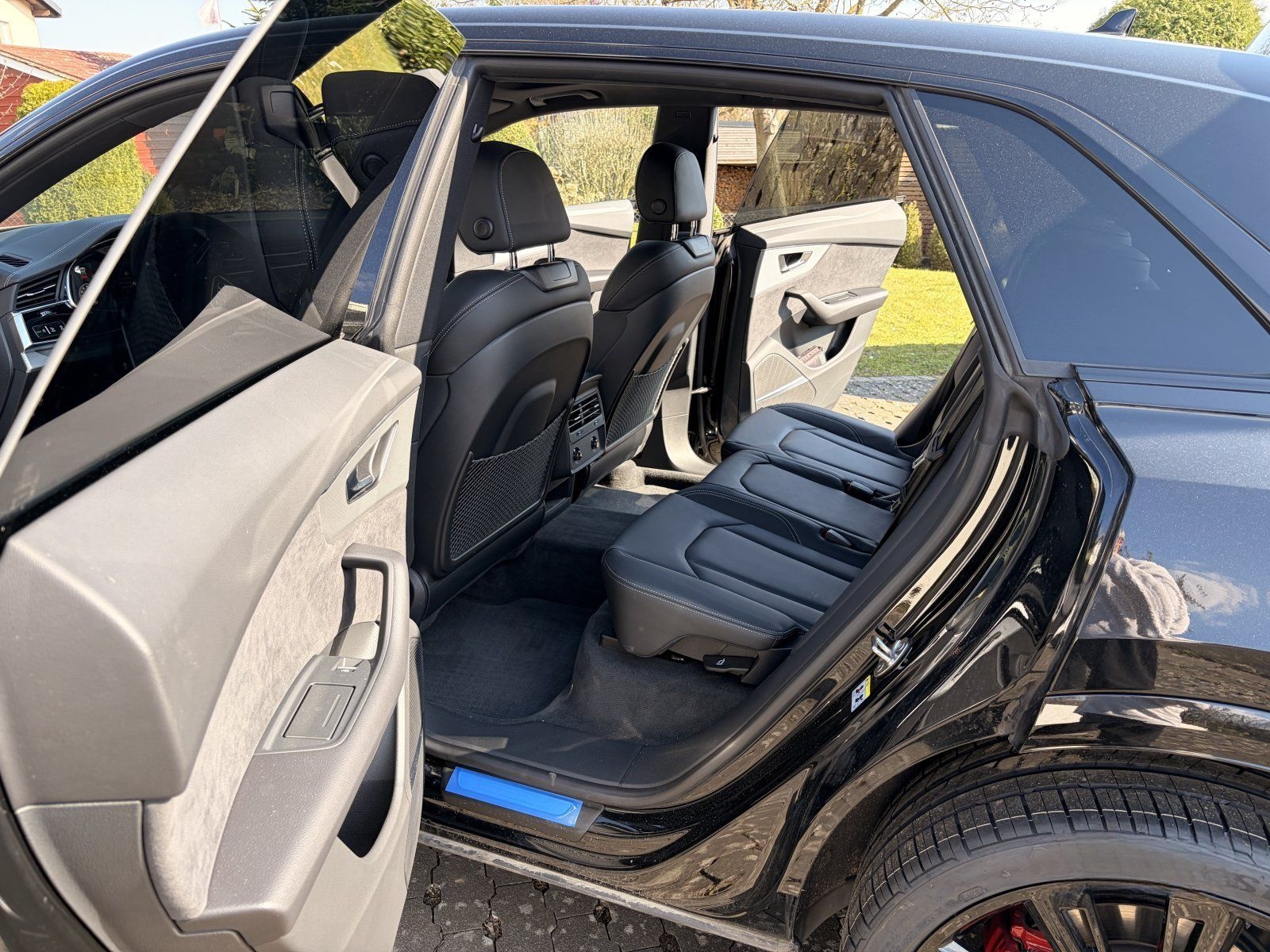Audi SQ8 4.0 V8 Black in Black mit neuen 23 Zoll, Pan foto 11