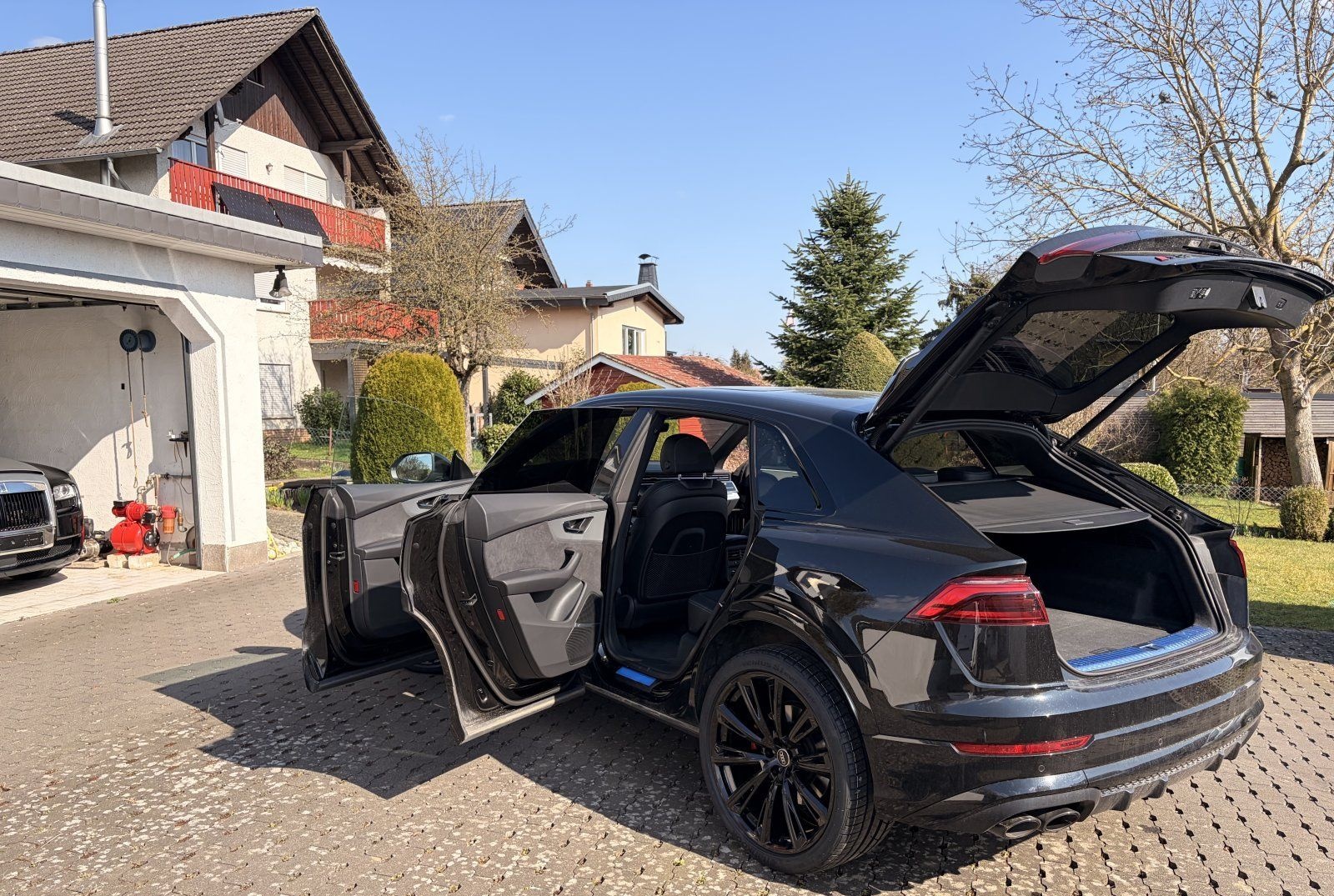 Audi SQ8 4.0 V8 Black in Black mit neuen 23 Zoll, Pan foto 4