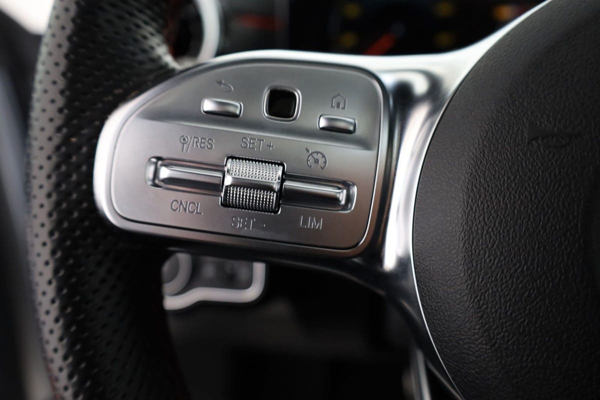 Mercedes-Benz CLA 220d SB 4M AMG Navi,PanDach,Night/Park Paket foto 24