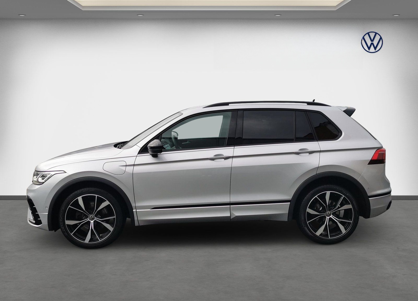 Volkswagen Tiguan R-Line 1.4 eHybr. IQ.Light RearView DCC A foto 3