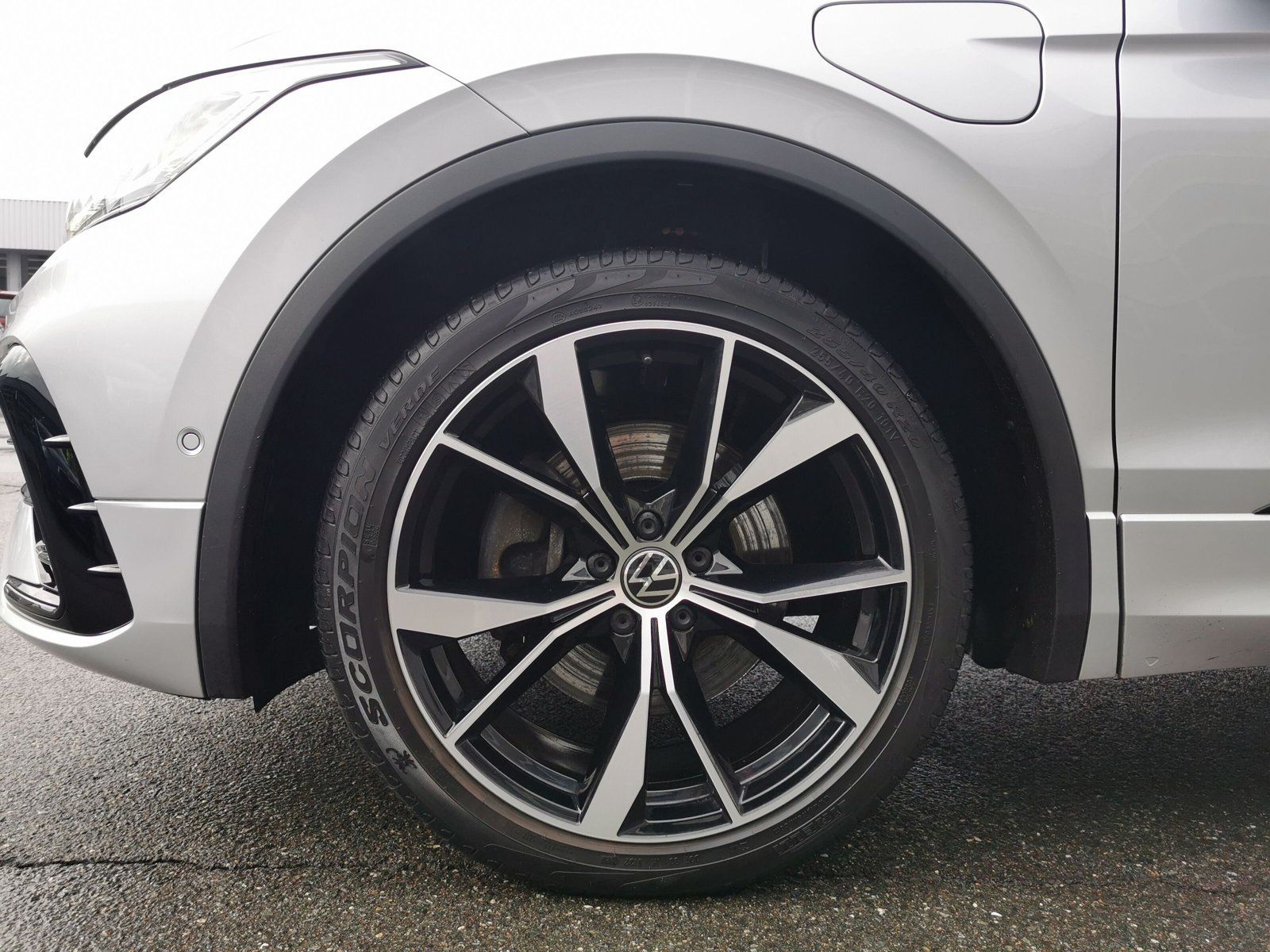 Volkswagen Tiguan R-Line 1.4 eHybr. IQ.Light RearView DCC A foto 9