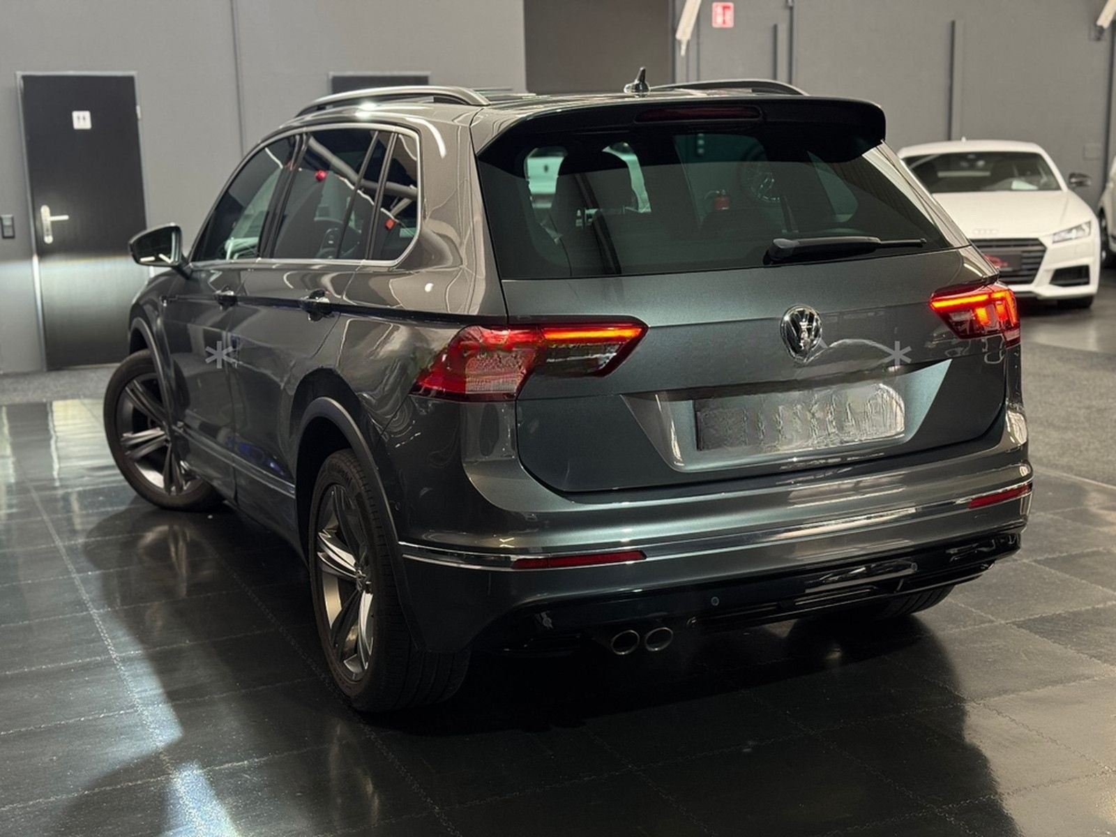 Volkswagen Tiguan R-Line/DSG/Navi/Virtual/Headup/Kamera/Shz foto 12