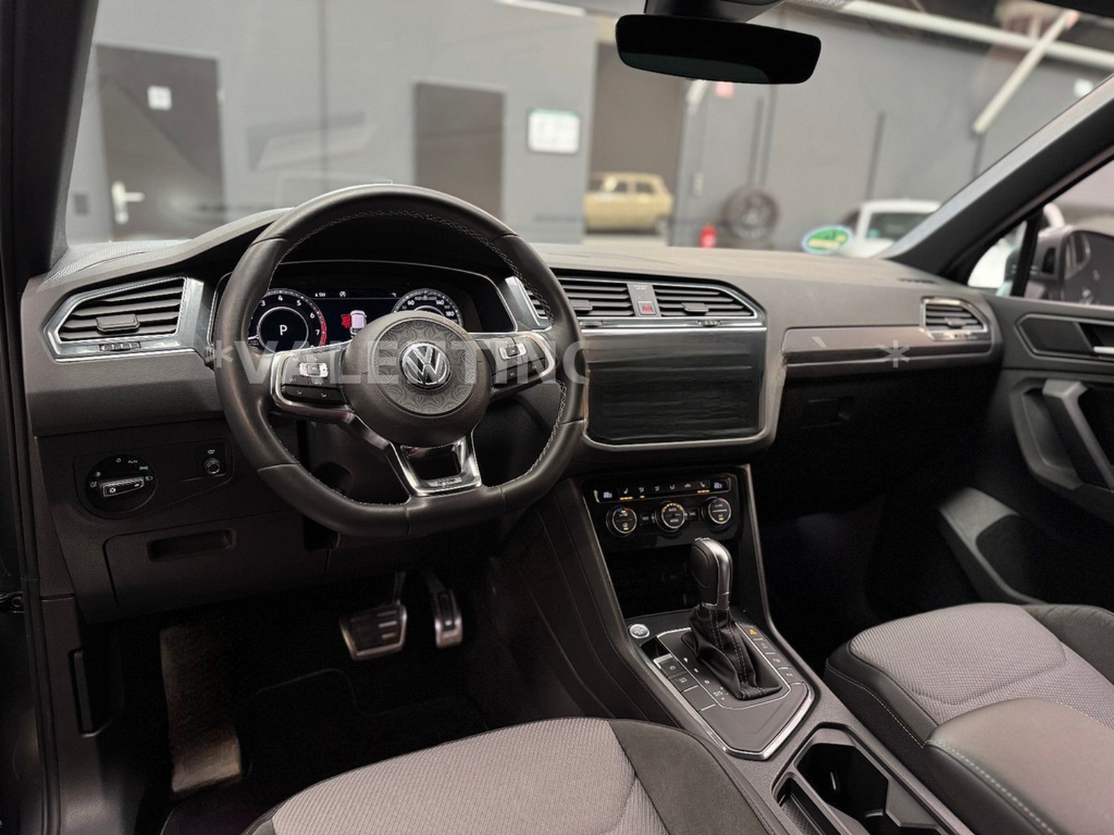 Volkswagen Tiguan R-Line/DSG/Navi/Virtual/Headup/Kamera/Shz foto 19