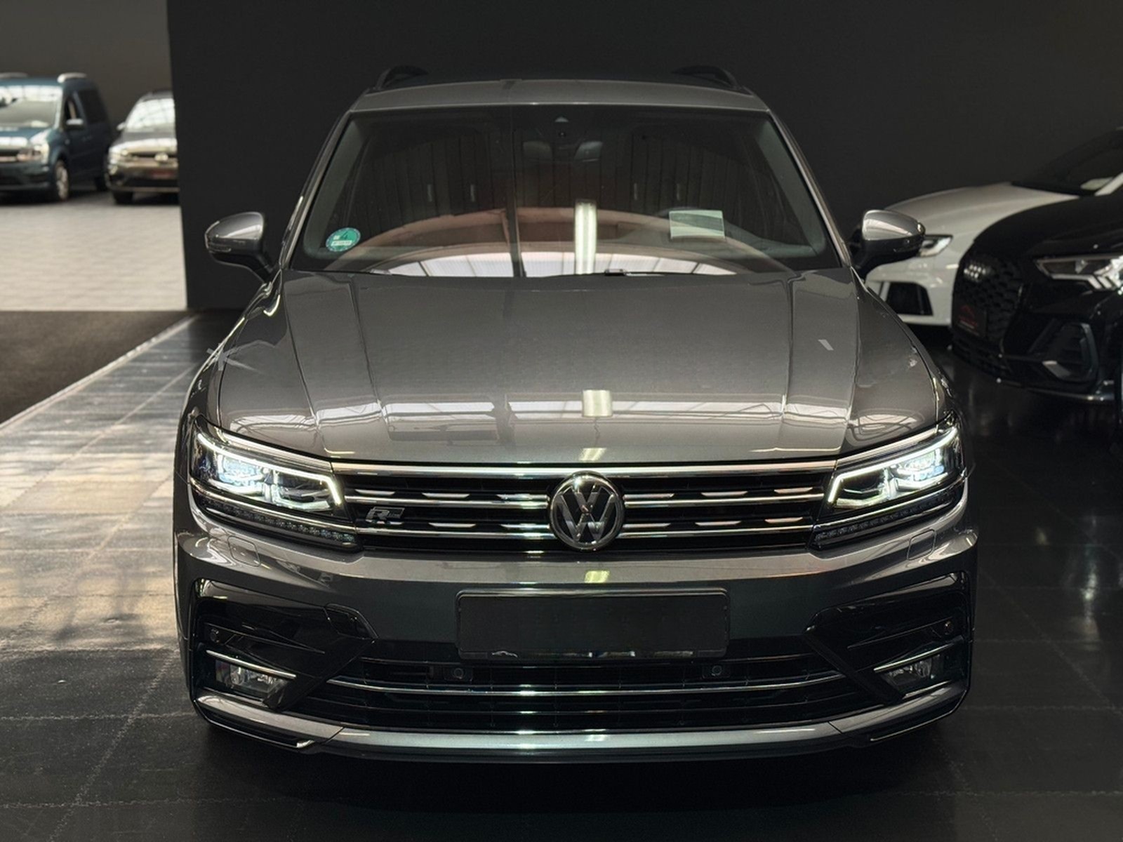 Volkswagen Tiguan R-Line/DSG/Navi/Virtual/Headup/Kamera/Shz foto 3
