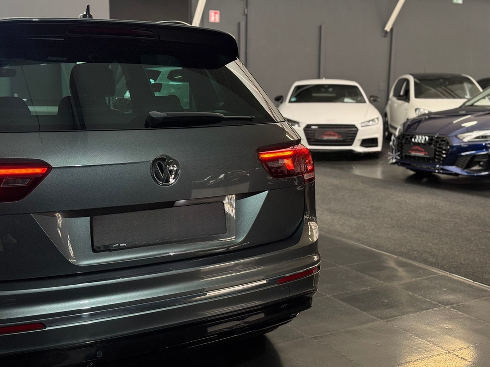 Volkswagen Tiguan R-Line/DSG/Navi/Virtual/Headup/Kamera/Shz foto 25