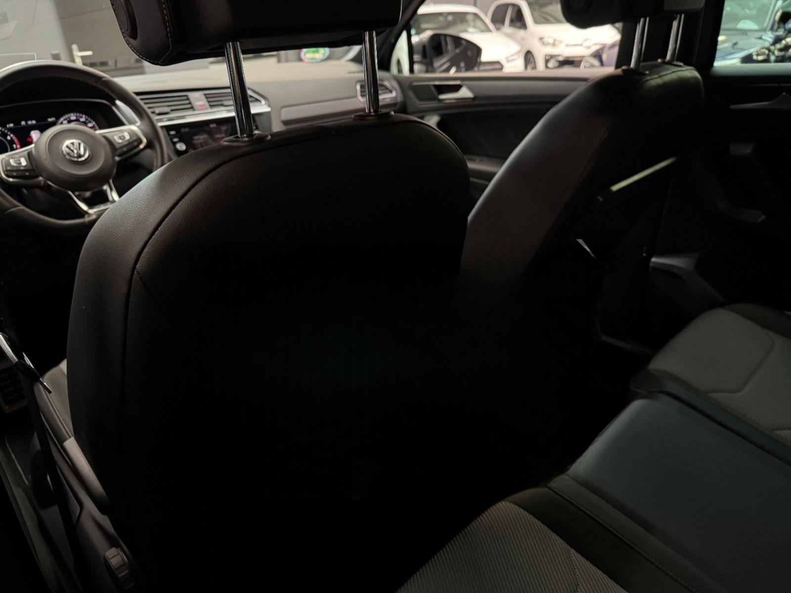 Volkswagen Tiguan R-Line/DSG/Navi/Virtual/Headup/Kamera/Shz foto 41