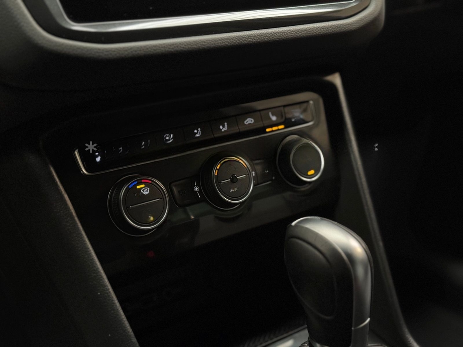 Volkswagen Tiguan R-Line/DSG/Navi/Virtual/Headup/Kamera/Shz foto 43