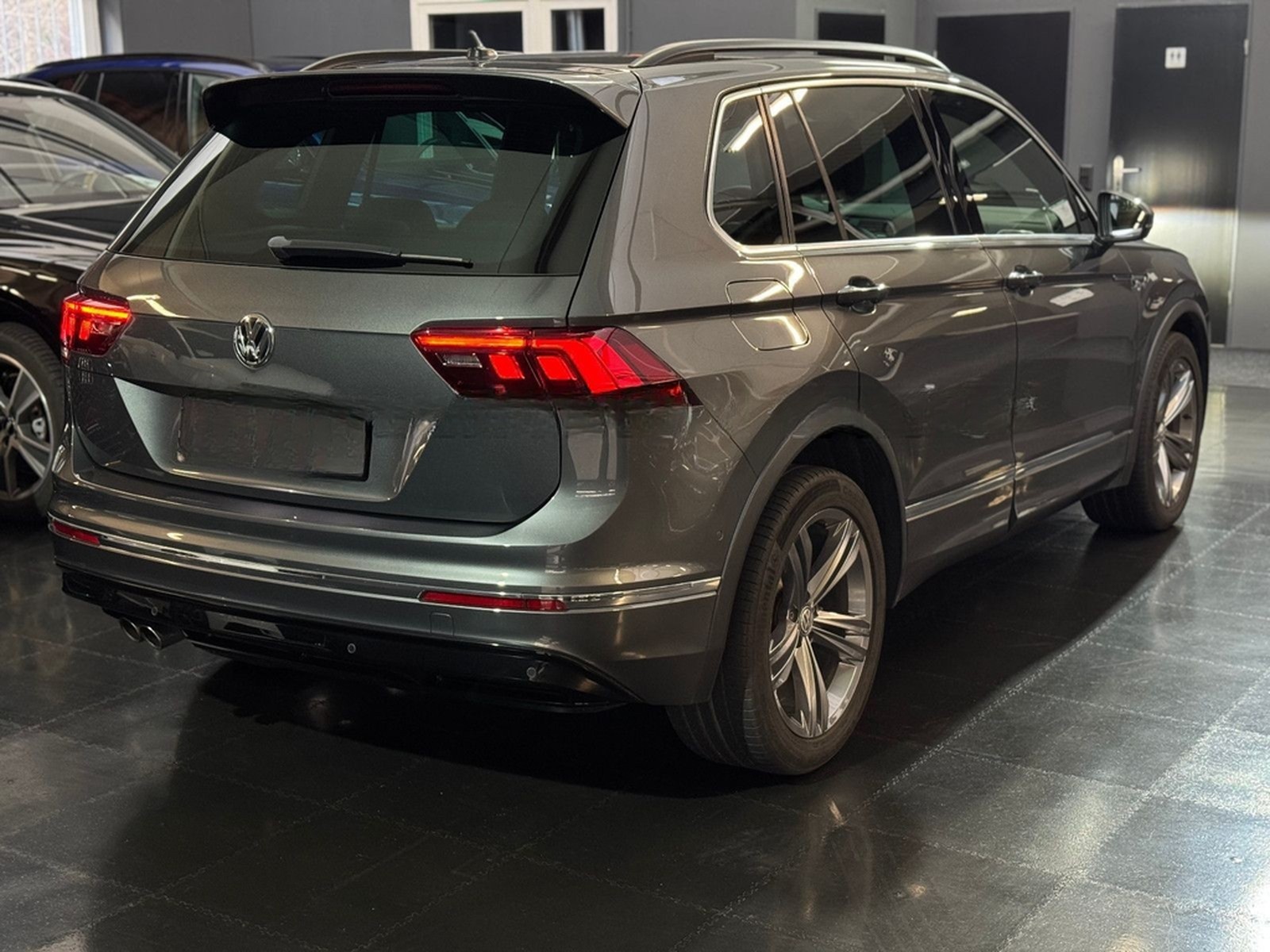 Volkswagen Tiguan R-Line/DSG/Navi/Virtual/Headup/Kamera/Shz foto 6