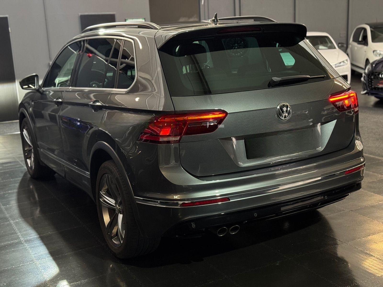 Volkswagen Tiguan R-Line/DSG/Navi/Virtual/Headup/Kamera/Shz foto 8