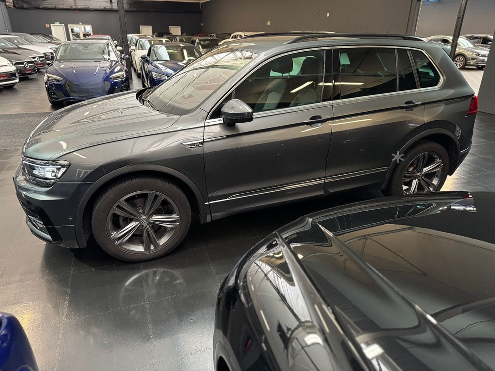Volkswagen Tiguan R-Line/DSG/Navi/Virtual/Headup/Kamera/Shz foto 9