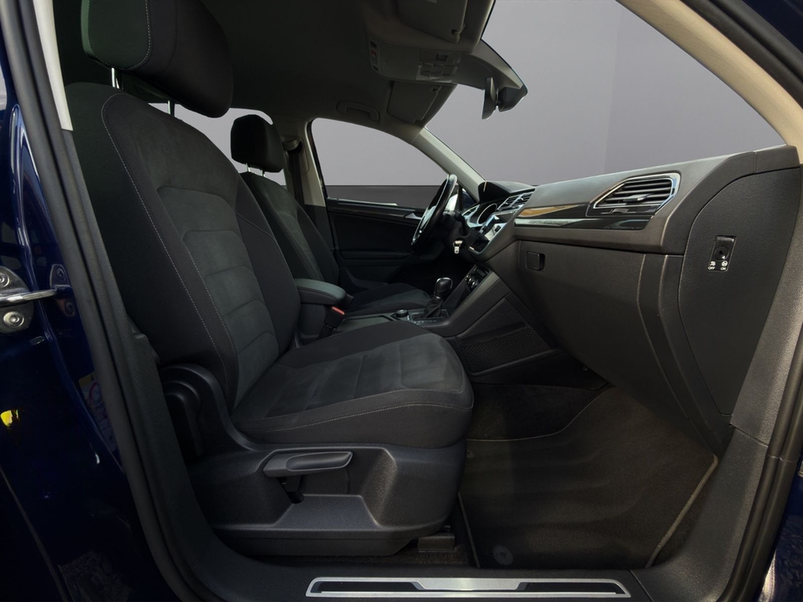 Volkswagen Tiguan 2.0 StandHz.I AHKI LEDI CarPlayI Garantie foto 16