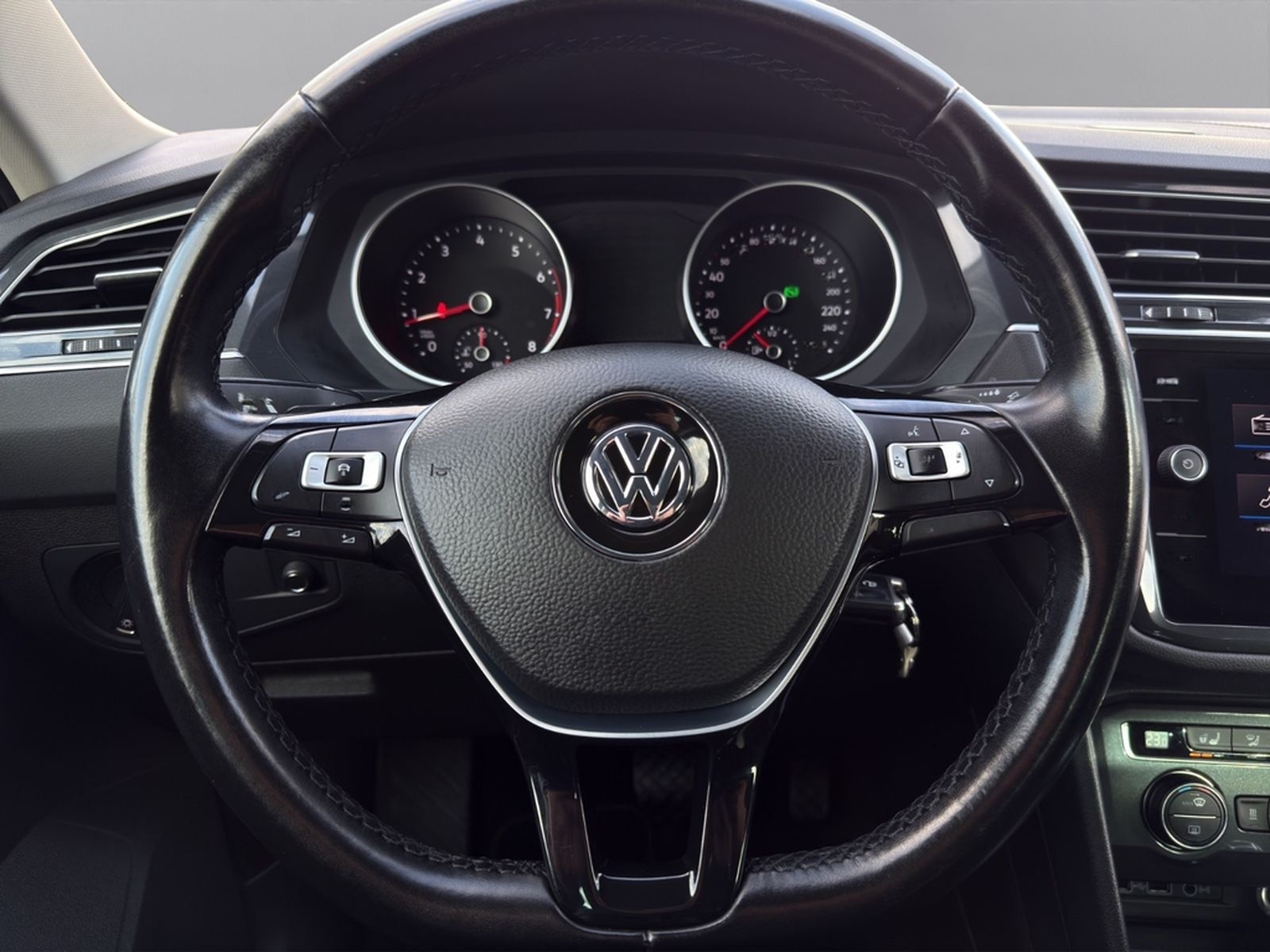 Volkswagen Tiguan 2.0 StandHz.I AHKI LEDI CarPlayI Garantie foto 20