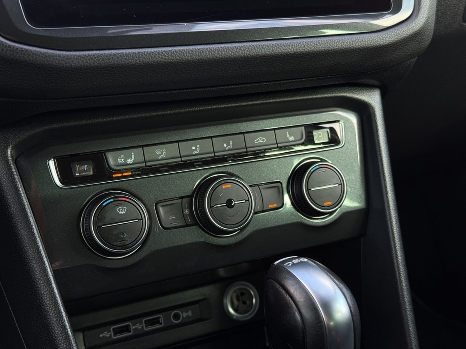 Volkswagen Tiguan 2.0 StandHz.I AHKI LEDI CarPlayI Garantie foto 24