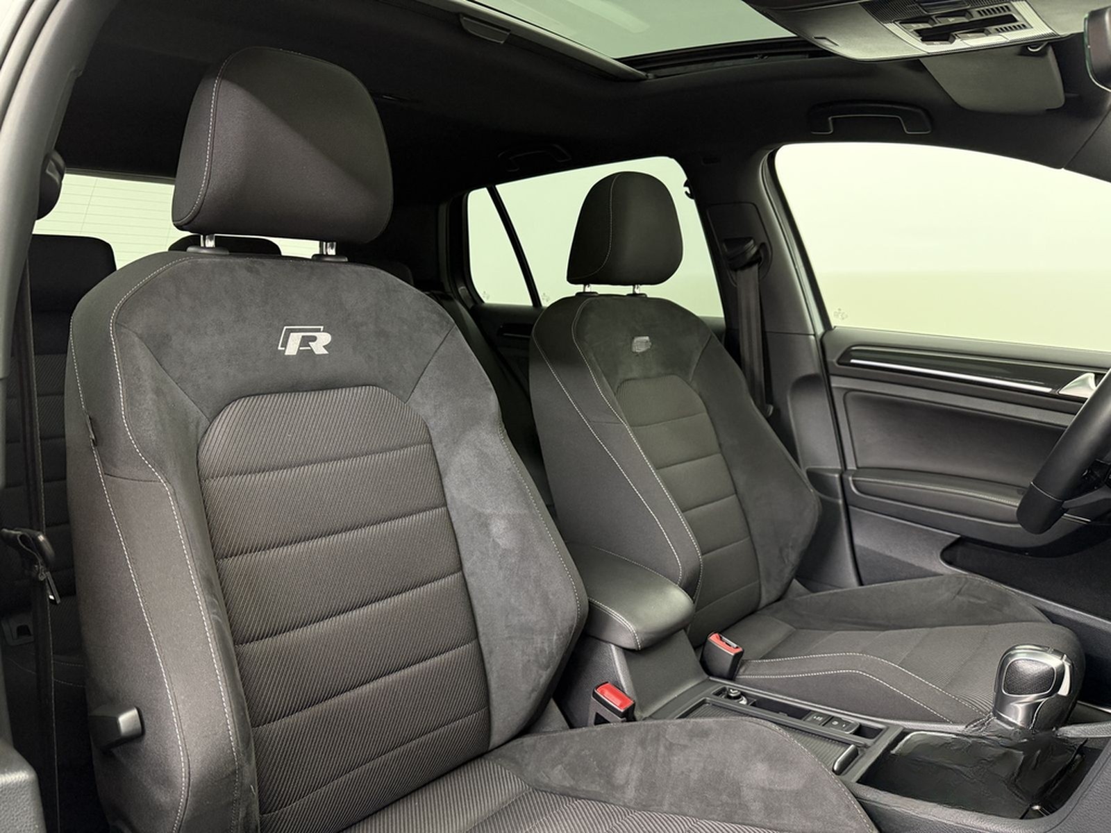 Volkswagen Golf R 4Motion|Pano|Akrapovic|Pretoria|Virtual| foto 15