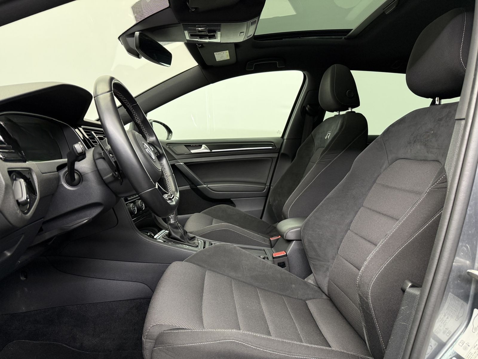 Volkswagen Golf R 4Motion|Pano|Akrapovic|Pretoria|Virtual| foto 8