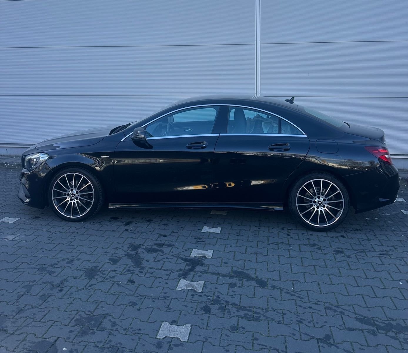 Mercedes-Benz CLA 200 -AMG Line- Night edition foto 2
