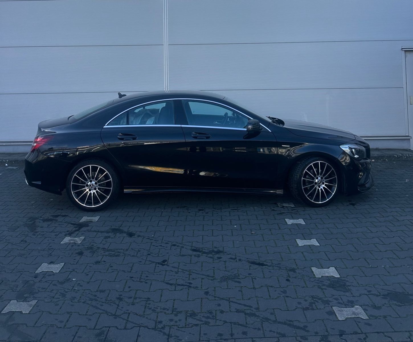 Mercedes-Benz CLA 200 -AMG Line- Night edition foto 3