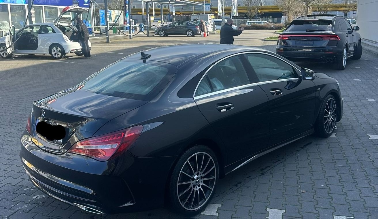 Mercedes-Benz CLA 200 -AMG Line- Night edition foto 7