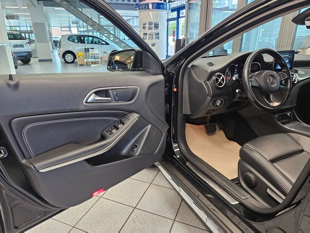 Mercedes-Benz GLA 200 AHK,19 Zoll,Navi,LED,Sitzheiung,Kamera foto 25