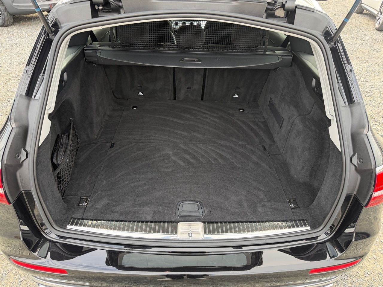 Mercedes-Benz E 220 d 4M T AVANTGARDE+ALLRAD+CARPLAY+KAMERA+ foto 9