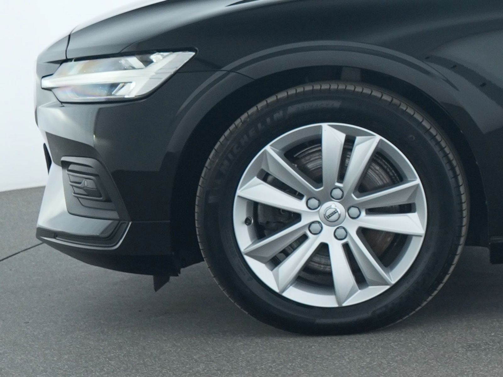 Volvo V60 Momentum Core Kamera|LED|Tempomat|Klima foto 14