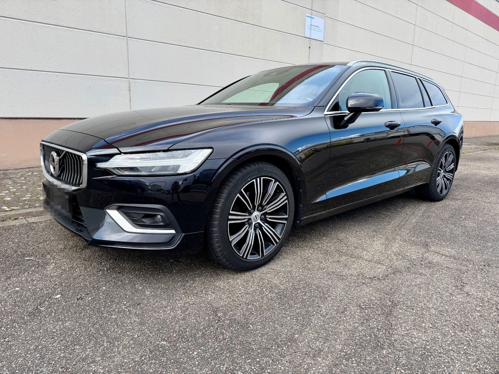 Volvo V60 D4 Inscription FULL-LED+PANORAMADACH+BLIS foto 2
