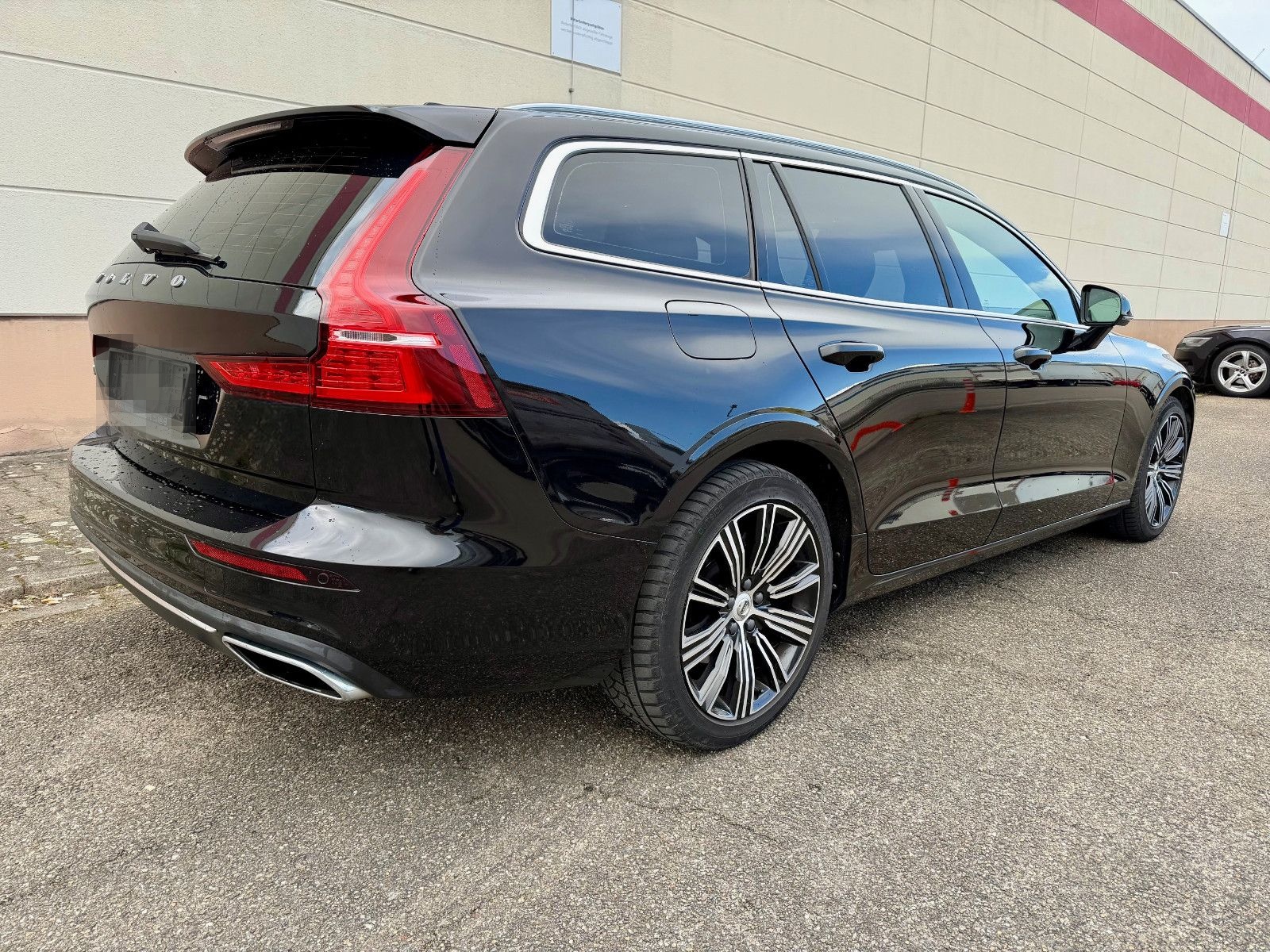 Volvo V60 D4 Inscription FULL-LED+PANORAMADACH+BLIS foto 5