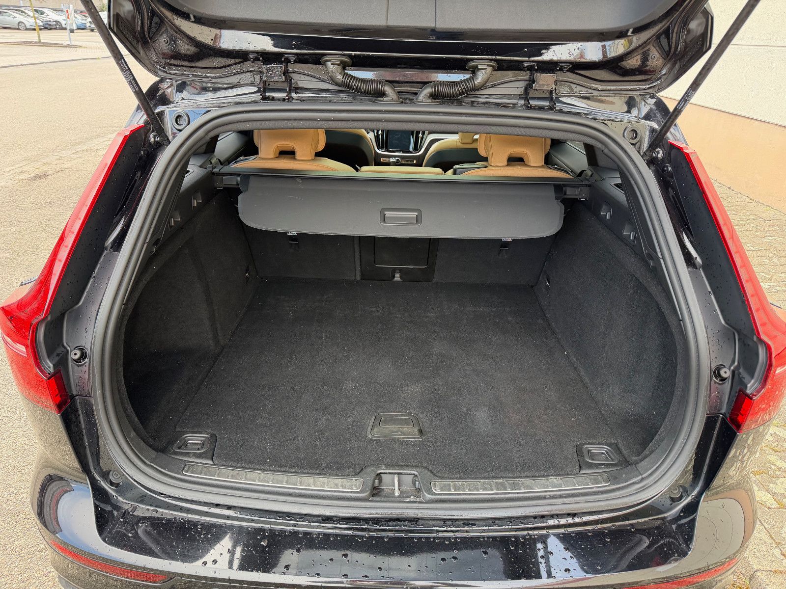 Volvo V60 D4 Inscription FULL-LED+PANORAMADACH+BLIS foto 9