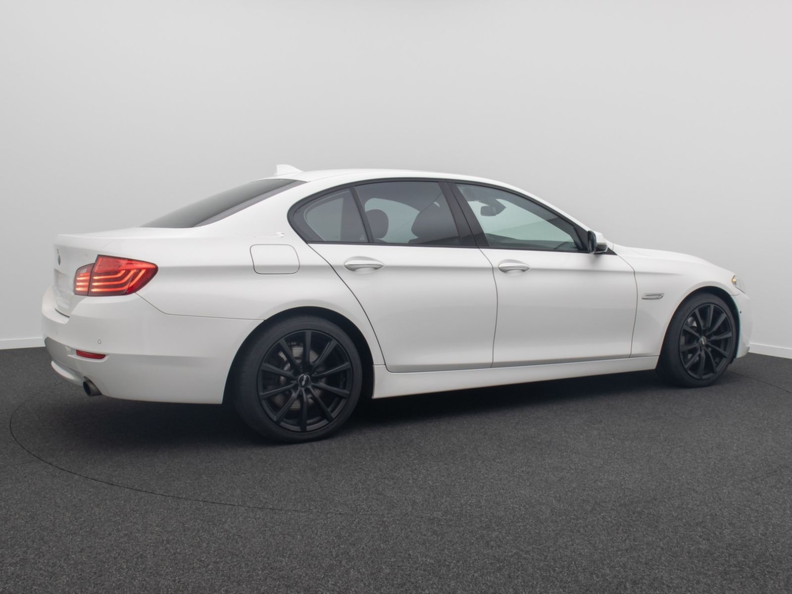 BMW 535i Activehybrid5 HUD DAB H/K 360°Sport SoftCl foto 6