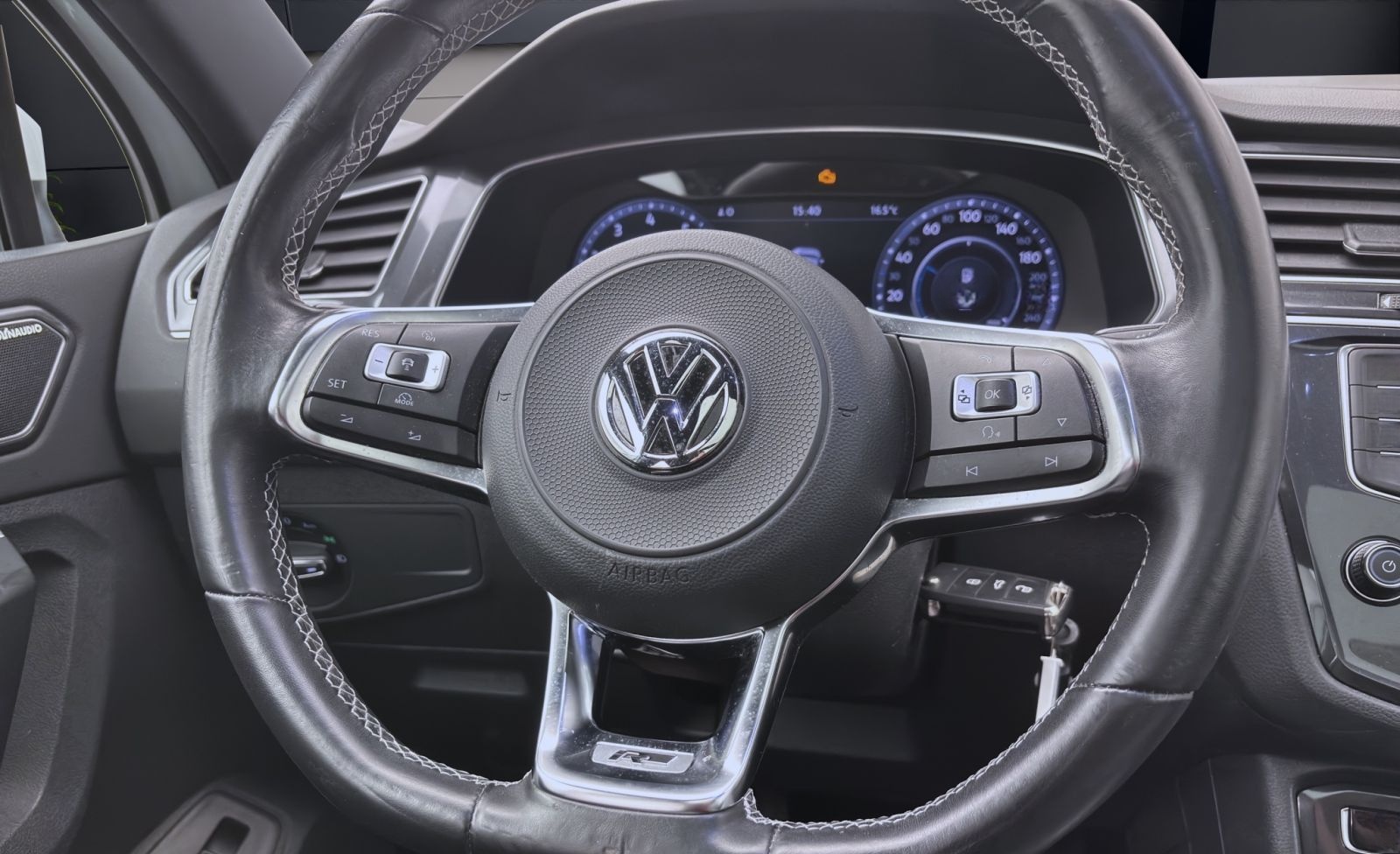 Volkswagen Tiguan 2.0 TSI 4M R-LINE PANO NAVI KAMERA DYNAUD foto 12